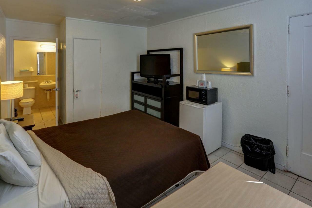 Richard's 2* Hollywood