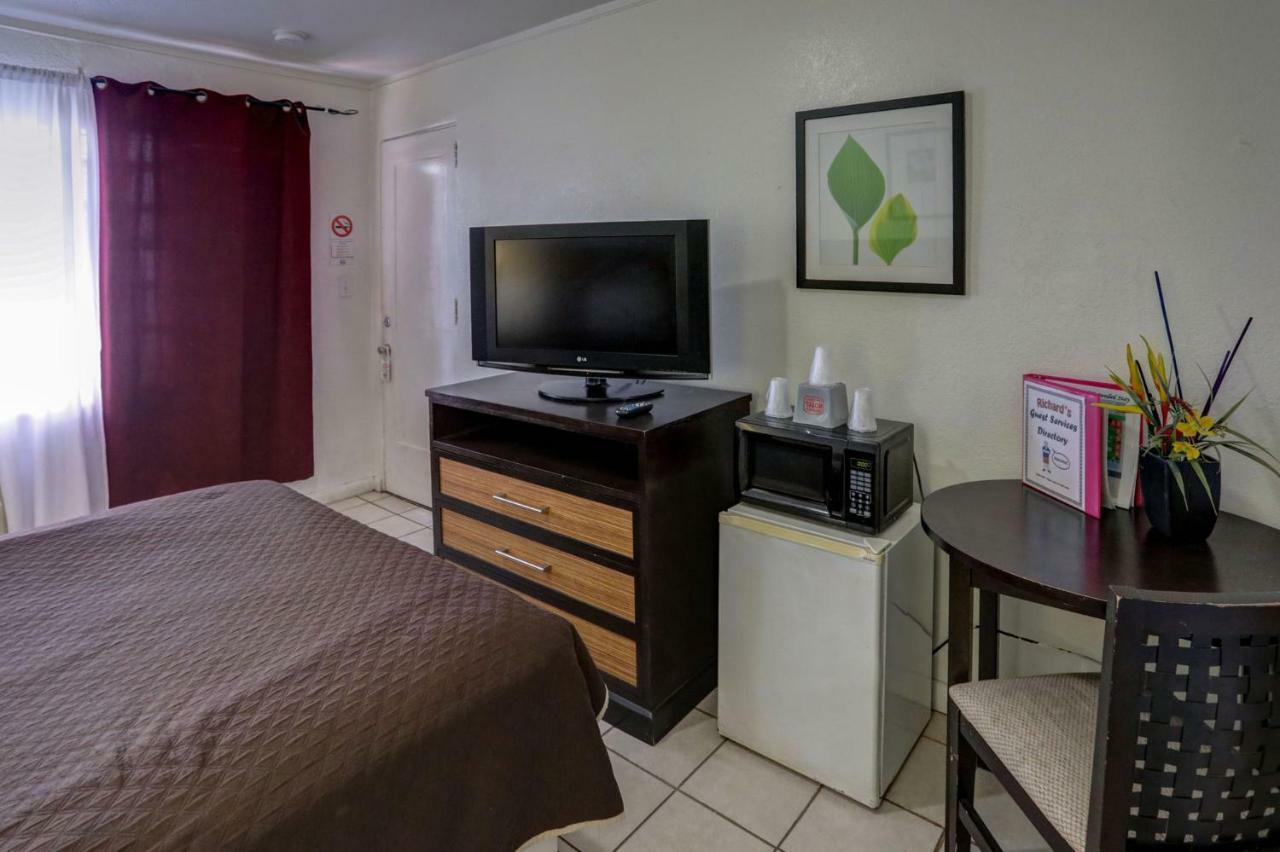 Richard's Hotel 2*